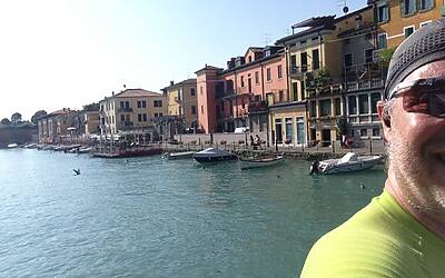 I MIGLIORI PERCORSI DI RUNNING IN ITALIA SCELTI DA MICHELE FICARA MANGANELLI CORRENDO SUL LATO SUD DEL LAGO DI GARDA A PESCHIERA DEL GARDA MISTO TRA STERRATO TERRA E ASFALTO DOOR TO TRAIL 073