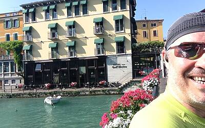 I MIGLIORI PERCORSI DI RUNNING IN ITALIA SCELTI DA MICHELE FICARA MANGANELLI CORRENDO SUL LATO SUD DEL LAGO DI GARDA A PESCHIERA DEL GARDA MISTO TRA STERRATO TERRA E ASFALTO DOOR TO TRAIL 074