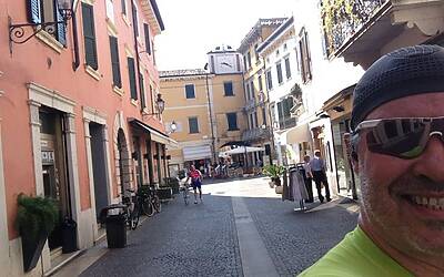 I MIGLIORI PERCORSI DI RUNNING IN ITALIA SCELTI DA MICHELE FICARA MANGANELLI CORRENDO SUL LATO SUD DEL LAGO DI GARDA A PESCHIERA DEL GARDA MISTO TRA STERRATO TERRA E ASFALTO DOOR TO TRAIL 077