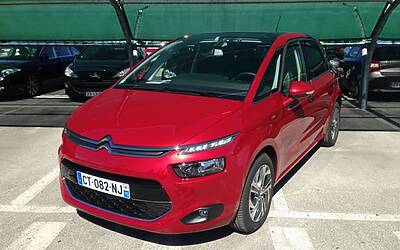 LANCIO EUROPEO DI CITROEN C4 PICASSO A LISBONA CON LA NUOVA DOTAZIONE TECNOLOGICA DOPPIO DISPLAY DA 12 e 7 POLLICI CON LA CONNESSIONE INTEGRATA ALLA RETE E APP DEDICATE 021