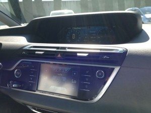 LANCIO EUROPEO DI CITROEN C4 PICASSO A LISBONA CON LA NUOVA DOTAZIONE TECNOLOGICA DOPPIO DISPLAY DA 12 e 7 POLLICI CON LA CONNESSIONE INTEGRATA ALLA RETE E APP DEDICATE 040