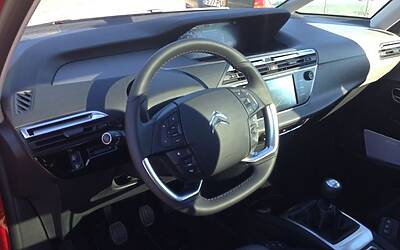 LANCIO EUROPEO DI CITROEN C4 PICASSO A LISBONA CON LA NUOVA DOTAZIONE TECNOLOGICA DOPPIO DISPLAY DA 12 e 7 POLLICI CON LA CONNESSIONE INTEGRATA ALLA RETE E APP DEDICATE 075