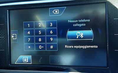 LANCIO EUROPEO DI CITROEN C4 PICASSO A LISBONA CON LA NUOVA DOTAZIONE TECNOLOGICA DOPPIO DISPLAY DA 12 e 7 POLLICI CON LA CONNESSIONE INTEGRATA ALLA RETE E APP DEDICATE 087