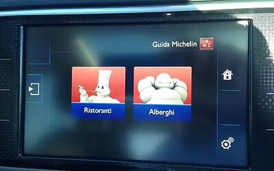 LANCIO EUROPEO DI CITROEN C4 PICASSO A LISBONA CON LA NUOVA DOTAZIONE TECNOLOGICA DOPPIO DISPLAY DA 12 e 7 POLLICI CON LA CONNESSIONE INTEGRATA ALLA RETE E APP DEDICATE 090