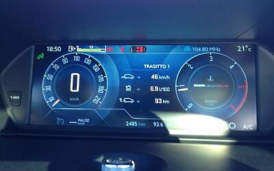 LANCIO EUROPEO DI CITROEN C4 PICASSO A LISBONA CON LA NUOVA DOTAZIONE TECNOLOGICA DOPPIO DISPLAY DA 12 e 7 POLLICI CON LA CONNESSIONE INTEGRATA ALLA RETE E APP DEDICATE 091