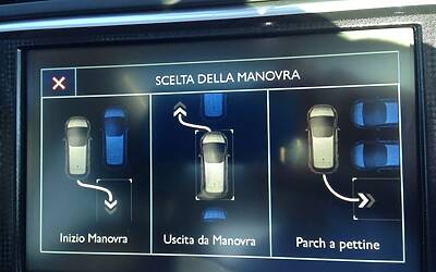 LANCIO EUROPEO DI CITROEN C4 PICASSO A LISBONA CON LA NUOVA DOTAZIONE TECNOLOGICA DOPPIO DISPLAY DA 12 e 7 POLLICI CON LA CONNESSIONE INTEGRATA ALLA RETE E APP DEDICATE 096