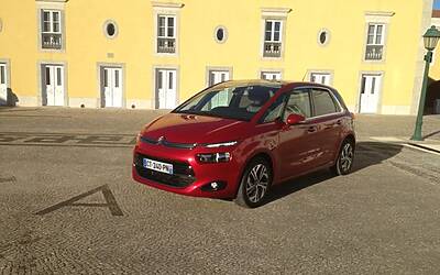 LANCIO EUROPEO DI CITROEN C4 PICASSO A LISBONA CON LA NUOVA DOTAZIONE TECNOLOGICA DOPPIO DISPLAY DA 12 e 7 POLLICI CON LA CONNESSIONE INTEGRATA ALLA RETE E APP DEDICATE 117