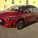 LANCIO EUROPEO DI CITROEN C4 PICASSO A LISBONA CON LA NUOVA DOTAZIONE TECNOLOGICA DOPPIO DISPLAY DA 12 e 7 POLLICI CON LA CONNESSIONE INTEGRATA ALLA RETE E APP DEDICATE 118