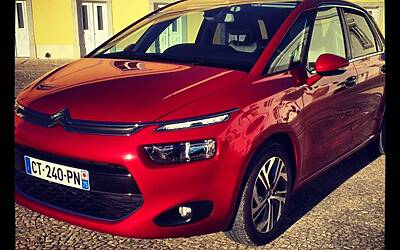 LANCIO EUROPEO DI CITROEN C4 PICASSO A LISBONA CON LA NUOVA DOTAZIONE TECNOLOGICA DOPPIO DISPLAY DA 12 e 7 POLLICI CON LA CONNESSIONE INTEGRATA ALLA RETE E APP DEDICATE 120