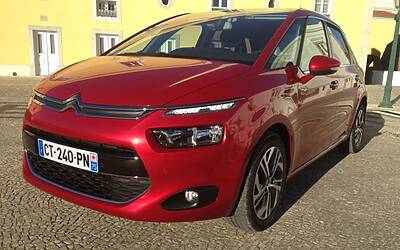 LANCIO EUROPEO DI CITROEN C4 PICASSO A LISBONA CON LA NUOVA DOTAZIONE TECNOLOGICA DOPPIO DISPLAY DA 12 e 7 POLLICI CON LA CONNESSIONE INTEGRATA ALLA RETE E APP DEDICATE 124