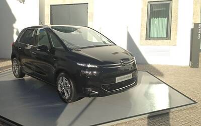 LANCIO EUROPEO DI CITROEN C4 PICASSO A LISBONA CON LA NUOVA DOTAZIONE TECNOLOGICA DOPPIO DISPLAY DA 12 e 7 POLLICI CON LA CONNESSIONE INTEGRATA ALLA RETE E APP DEDICATE 222