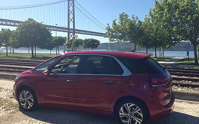 LANCIO EUROPEO DI CITROEN C4 PICASSO A LISBONA CON LA NUOVA DOTAZIONE TECNOLOGICA DOPPIO DISPLAY DA 12 e 7 POLLICI CON LA CONNESSIONE INTEGRATA ALLA RETE E APP DEDICATE 247