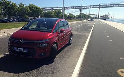 LANCIO EUROPEO DI CITROEN C4 PICASSO A LISBONA CON LA NUOVA DOTAZIONE TECNOLOGICA DOPPIO DISPLAY DA 12 e 7 POLLICI CON LA CONNESSIONE INTEGRATA ALLA RETE E APP DEDICATE 280