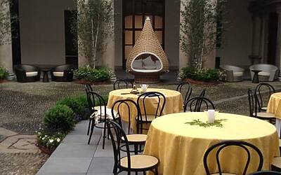 La cerimonia di consegna a palazzo cusani della nuova fiat grande punto donata dal rotary club milano net alla fondazione asilo mariuccia 03