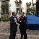 La cerimonia di consegna a palazzo cusani della nuova fiat grande punto donata dal rotary club milano net alla fondazione asilo mariuccia 06