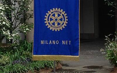 La cerimonia di consegna a palazzo cusani della nuova fiat grande punto donata dal rotary club milano net alla fondazione asilo mariuccia 09