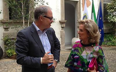 La cerimonia di consegna a palazzo cusani della nuova fiat grande punto donata dal rotary club milano net alla fondazione asilo mariuccia 12