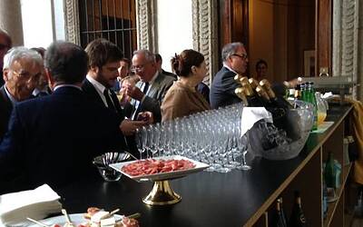 La cerimonia di consegna a palazzo cusani della nuova fiat grande punto donata dal rotary club milano net alla fondazione asilo mariuccia 18