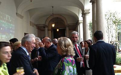 La cerimonia di consegna a palazzo cusani della nuova fiat grande punto donata dal rotary club milano net alla fondazione asilo mariuccia 19