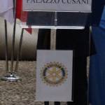 La cerimonia di consegna a palazzo cusani della nuova fiat grande punto donata dal rotary club milano net alla fondazione asilo mariuccia 22