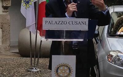 La cerimonia di consegna a palazzo cusani della nuova fiat grande punto donata dal rotary club milano net alla fondazione asilo mariuccia 29