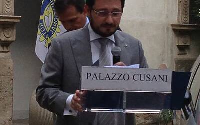 La cerimonia di consegna a palazzo cusani della nuova fiat grande punto donata dal rotary club milano net alla fondazione asilo mariuccia 37