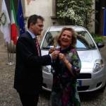 La cerimonia di consegna a palazzo cusani della nuova fiat grande punto donata dal rotary club milano net alla fondazione asilo mariuccia 44