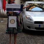 La cerimonia di consegna a palazzo cusani della nuova fiat grande punto donata dal rotary club milano net alla fondazione asilo mariuccia 46