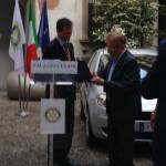 La cerimonia di consegna a palazzo cusani della nuova fiat grande punto donata dal rotary club milano net alla fondazione asilo mariuccia 51