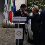 La cerimonia di consegna a palazzo cusani della nuova fiat grande punto donata dal rotary club milano net alla fondazione asilo mariuccia 52