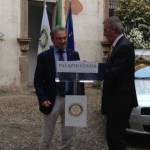 La cerimonia di consegna a palazzo cusani della nuova fiat grande punto donata dal rotary club milano net alla fondazione asilo mariuccia 57