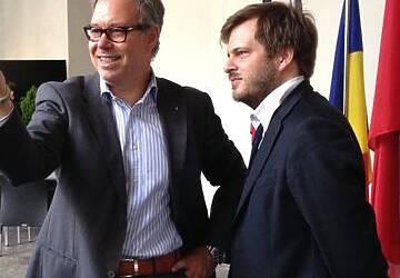 La cerimonia di consegna a palazzo cusani della nuova fiat grande punto donata dal rotary club milano net alla fondazione asilo mariuccia 65