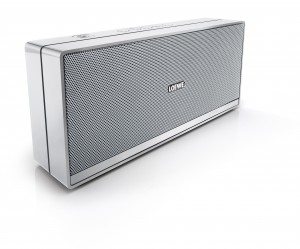 Loewe Speaker2go silver 02 RGB