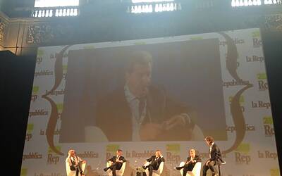 REPIDEE13 LE FOTO ESCLUSIVE ED IN ANTEPRIMA DELLA REPUBBLICA DELLE IDEE A FIRENZE FARE RETE CON MARCO PATUANO E RICCARDO LUNA SALA DEI 500 CINQUECENTO PALAZZO VECCHIO DELLA SIGNORIA 31