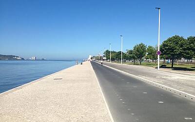 RUNNING IN CASCAIS NEAR LISBOA Lisbona ATLANTIC OCEAN SEA INTERNATIONAL PRESENTATION OF NEW CITROEN C4 PICASSO RUN CORSA TEST WITH BROOKS PURE NIKE FUEL BAND XBIONIC SOCKS XBS PERFORMANCE SALOMON EXO 43