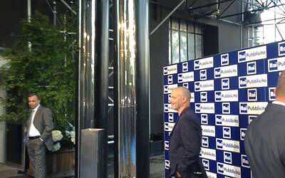 SERATA DI GALA RAI TV CON PRESENTAZIONE DEI PALINSESTI AUTUNNALI E DEI NUOVI PROGRAMMI TELEVISIVI NEGLI STUDI TELEVISIVI DI MILANO 040