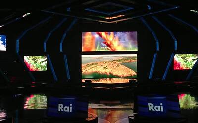 SERATA DI GALA RAI TV CON PRESENTAZIONE DEI PALINSESTI AUTUNNALI E DEI NUOVI PROGRAMMI TELEVISIVI NEGLI STUDI TELEVISIVI DI MILANO 101