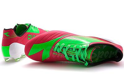 SONO DISPONIBILI IN DUE COLORAZIONI LE DIADORA DD NA