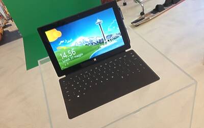 SURFACE PRO TABLET MICROSOFT PRESENTAZIONE E LANCIO ITALIANO INTERVISTA A CLAUDIA BONATTI DIRETTORE EVENTO A MILANO 12