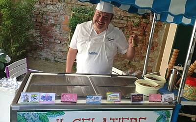 SURFACE PRO TABLET MICROSOFT PRESENTAZIONE E LANCIO ITALIANO INTERVISTA A CLAUDIA BONATTI DIRETTORE EVENTO A MILANO 21