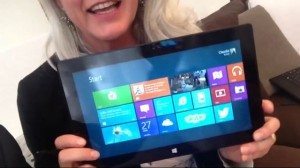 SURFACE PRO TABLET MICROSOFT PRESENTAZIONE E LANCIO ITALIANO INTERVISTA A CLAUDIA BONATTI DIRETTORE EVENTO A MILANO 25