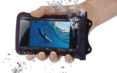 WP i20 iPhone Hand unter Wasser