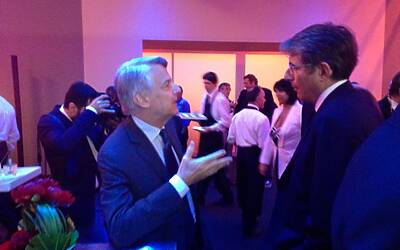 ANNUNCI E NOVITA MEDIASET PRESENTAZIONE PALINSESTI AUTUNNO 2013 INTERVISTA CON PIERSILVIO BERLUSCONI E PIERO CHIAMBRETTI CENA PREPARATA DA DAVIDE OLDANI NUOVA PROGRAMMAZIONE TV CANALE 5 ITALIA 1 RETE 4 12