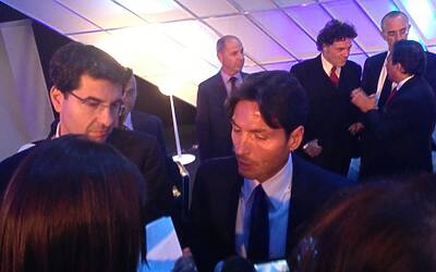 ANNUNCI E NOVITA MEDIASET PRESENTAZIONE PALINSESTI AUTUNNO 2013 INTERVISTA CON PIERSILVIO BERLUSCONI E PIERO CHIAMBRETTI CENA PREPARATA DA DAVIDE OLDANI NUOVA PROGRAMMAZIONE TV CANALE 5 ITALIA 1 RETE 4 48