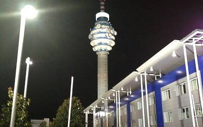 ANNUNCI E NOVITA MEDIASET PRESENTAZIONE PALINSESTI AUTUNNO 2013 INTERVISTA CON PIERSILVIO BERLUSCONI E PIERO CHIAMBRETTI CENA PREPARATA DA DAVIDE OLDANI NUOVA PROGRAMMAZIONE TV CANALE 5 ITALIA 1 RETE 4 77