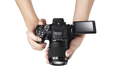 HS50EXR Black LowAngle Hand