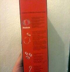 bella e colorata la confezione delle cuffie Bose SIE2