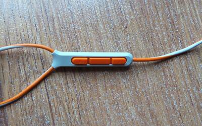 i tasti per cambiare canzone nelle nuove Cuffie sportive Bose SIE2