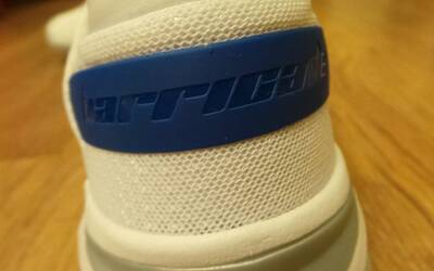 la scritta barricade bene in vista