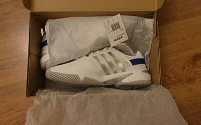 svelate le adidas barricade 8